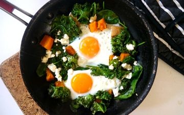 Pumpkin, Kale and Feta Eggs - a simple healthy one pan meal! Recipe via Nourish Everyday