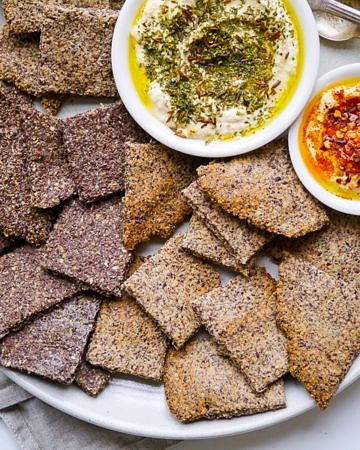 Easy Crunchy Flaxseed Crackers {gluten free, grain free, egg free, vegan, paleo, sugar free} - recipe by Nourish Everyday