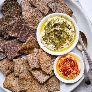 Easy Crunchy Flaxseed Crackers {gluten free, grain free, egg free, vegan, paleo, sugar free} - recipe by Nourish Everyday