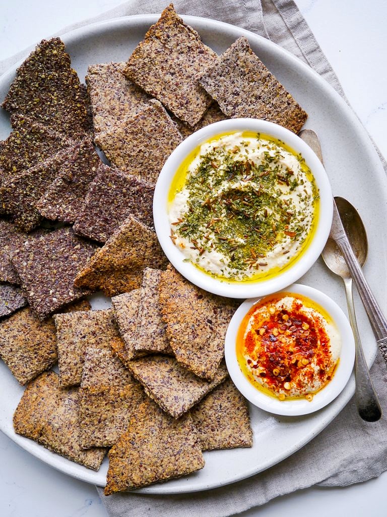 Easy Crunchy Flaxseed Crackers {gluten free, grain free, egg free, vegan, paleo, sugar free} - recipe by Nourish Everyday