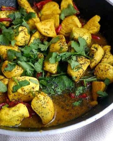 Golden Turmeric Chicken Stir Fry - a simple healthy stir fry that's easy to whip up for dinner! Gluten free and dairy free. Recipe by Nourish Everyday