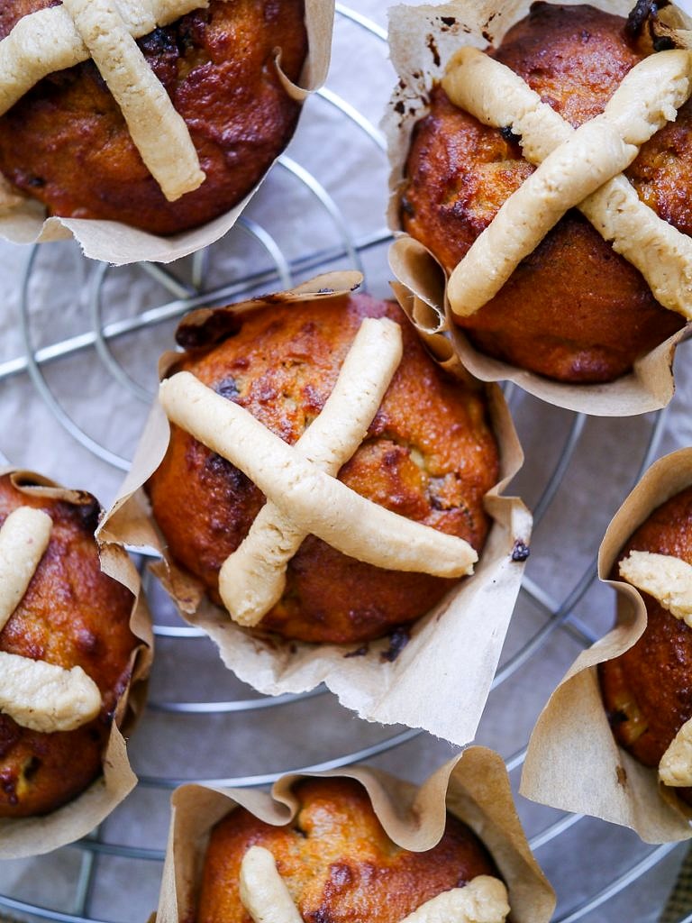 Have a healthy Easter with these grain free Paleo Hot Cross Muffins! Gluten free and dairy free, these are really easy to make and full of protein rich almond flour. Recipe by Nourish Everyday