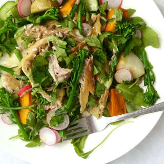 Smoked Mackerel Superfood Salad (gluten free, grain free, dairy free, paleo) - recipe via Nourish Everyday