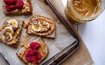 Nourish Everyday - Nut Goji and Chia Seed Butter 1