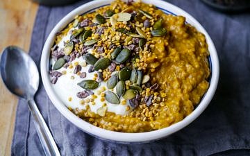 Pumpkin Spice Chia Pudding (gluten free, grain free, dairy free, vegan friendly and paleo) - recipe by Nourish Everyday