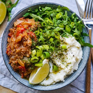 One Pot Healthy Beef & Quinoa Chilli | Nourish Everyday | an easy, nourishing and flavoursome dish that you can throw together in no time!