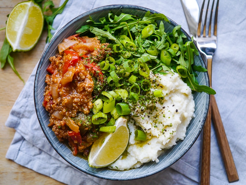 One Pot Healthy Beef & Quinoa Chilli | Nourish Everyday | an easy, nourishing and flavoursome dish that you can throw together in no time!