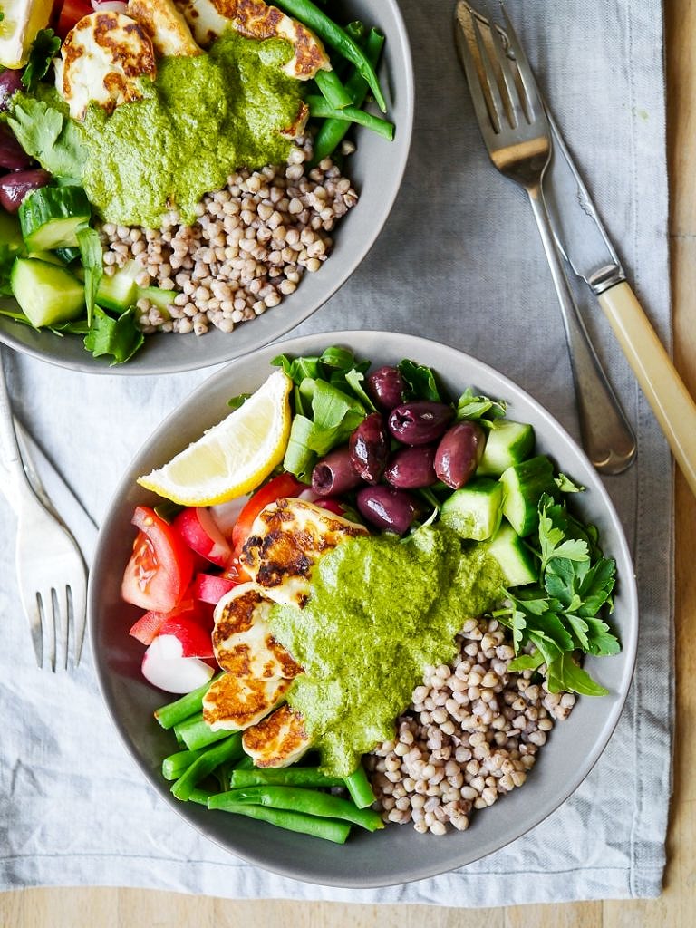Mediterranean Halloumi Buckwheat Nourish Bowl- a delicious mediterranean inspired grain bowl recipe makes an easy healthy lunch or dinner. Gluten free, sugar free but FULL of flavour!