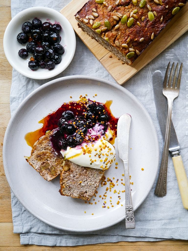 This gorgeous paleo banana coconut bread recipe is such a tasty healthy spin on a classic recipe! Gluten free, dairy free and refined sugar free, you can have this version for breakfast any day.