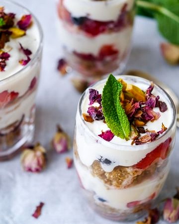 No Bake Healthy Berry Rose Trifle; this beautiful summery dessert is gluten free, refined sugar free and lightened up with Greek yoghurt and rosewater. Recipe via wordpress-6440-15949-223058.cloudwaysapps.com