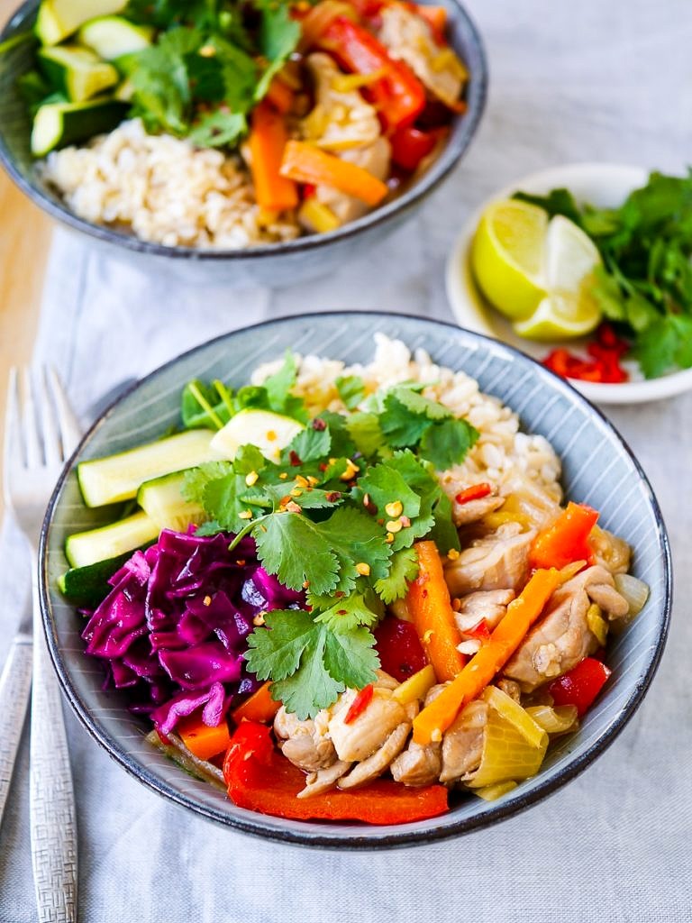 Ginger Chilli Chicken Rice Bowls; a balanced meal made with natural real food ingredients. Gluten free, dairy free and refined sugar free. An easy healthy dinner!