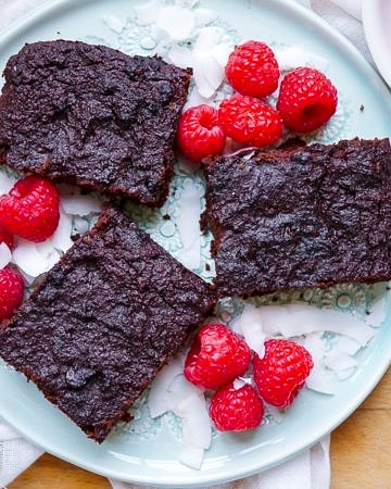 Paleo Chocolate Brownies (grain free, dairy free, nut free) - this easy healthy brownie recipe is packed full of hidden veggies - mashed pumpkin is the base!