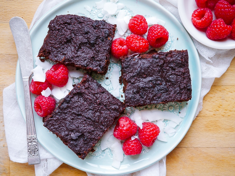 Paleo Chocolate Brownies (grain free, dairy free, nut free) - this easy healthy brownie recipe is packed full of hidden veggies - mashed pumpkin is the base!