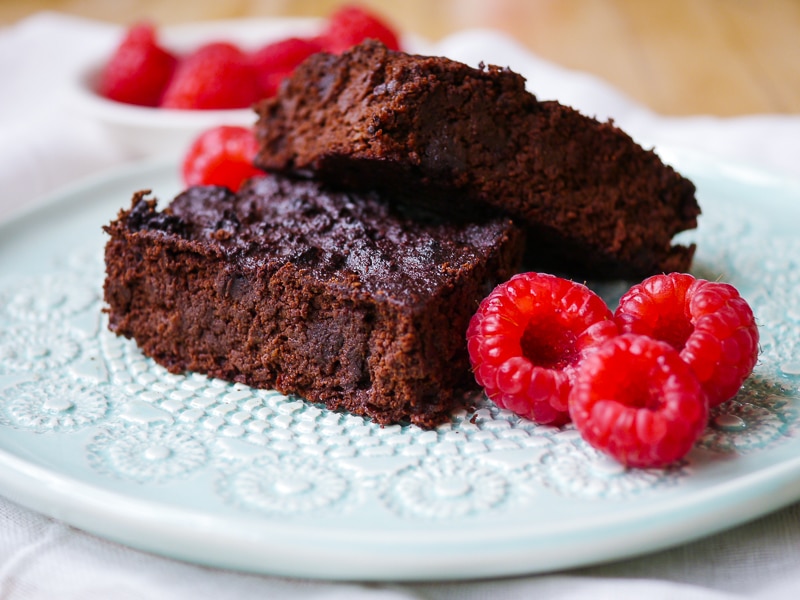 Paleo Chocolate Brownies (grain free, dairy free, nut free) - this easy healthy brownie recipe is packed full of hidden veggies - mashed pumpkin is the base!