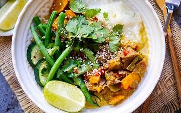 This slow cooker lamb pumpkin curry is bursting with flavour and so easy to prepare. Gluten free, sugar free, dairy free and paleo friendly! Recipe via wordpress-6440-15949-223058.cloudwaysapps.com