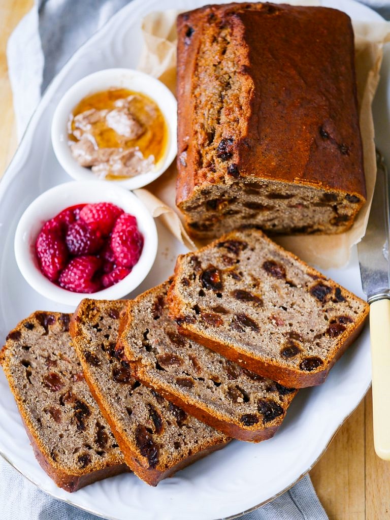 A gluten free earl grey banana loaf cake made with wholegrain flours and naturally sweetened with coconut sugar. Healthy, dairy free and easy to make! by Nourish Everyday
