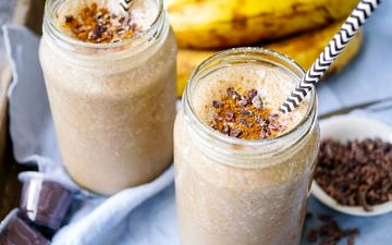 Energise with this Espresso and Maca Banana Smoothie! Gluten free, dairy free and vegan friendly, a great healthy snack or breakfast. Recipe via wordpress-6440-15949-223058.cloudwaysapps.com