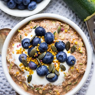 Healthy Chocolate Zucchini Overnight Oats {gluten free, dairy free and vegan friendly recipe} - the perfect breakfast to meal prep in advance, no cooking required!