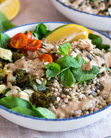 Creamy Balsamic Veggie Nourish Bowls are deliciously #glutenfree and dairy free. Super easy to meal prep, this healthy recipe is flexible and you can mix up your favourite veggies, grain and protein. #nourishbowl #buddhabowl