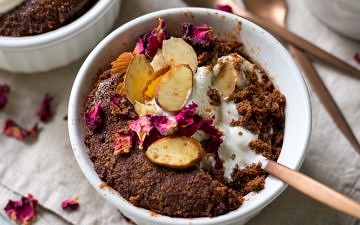 Almond Chocolate Mug Cake {gluten free, grain free, dairy free} - this recipe uses almond meal and cacao to make a dead easy healthier chocolate mug cake!