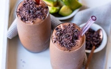 Healthy chocolate avocado smoothie recipe - Nourish Every Day blog